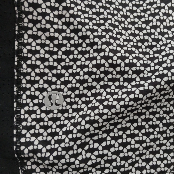 Lululemon Athletic Work Out Shorts. Ladies Size 10 - Picture 6 of 6